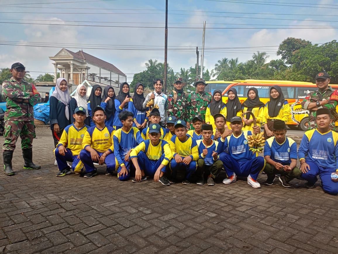 KEGIATAN BERSIH BERSIH PASAR GEDANG WATES WETAN